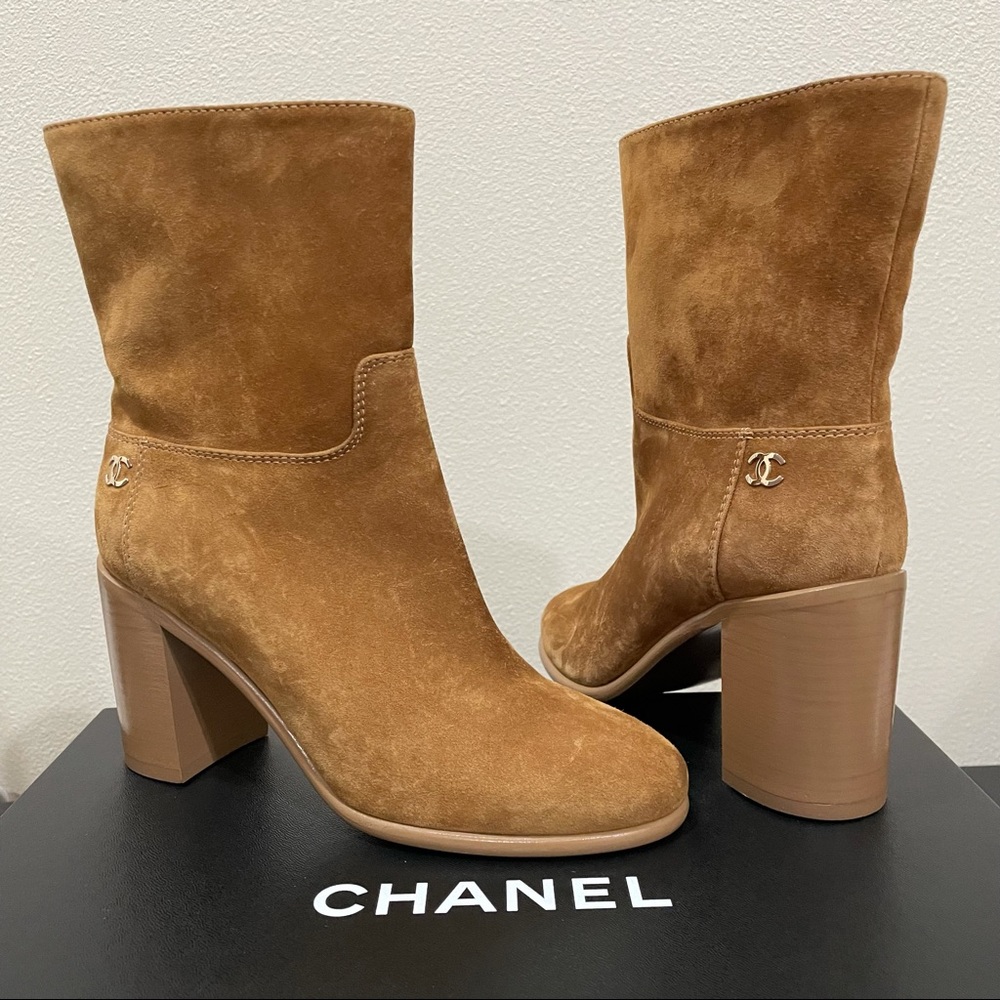 Chanel 90mm Top Rider Suede Short Boots size 34.5